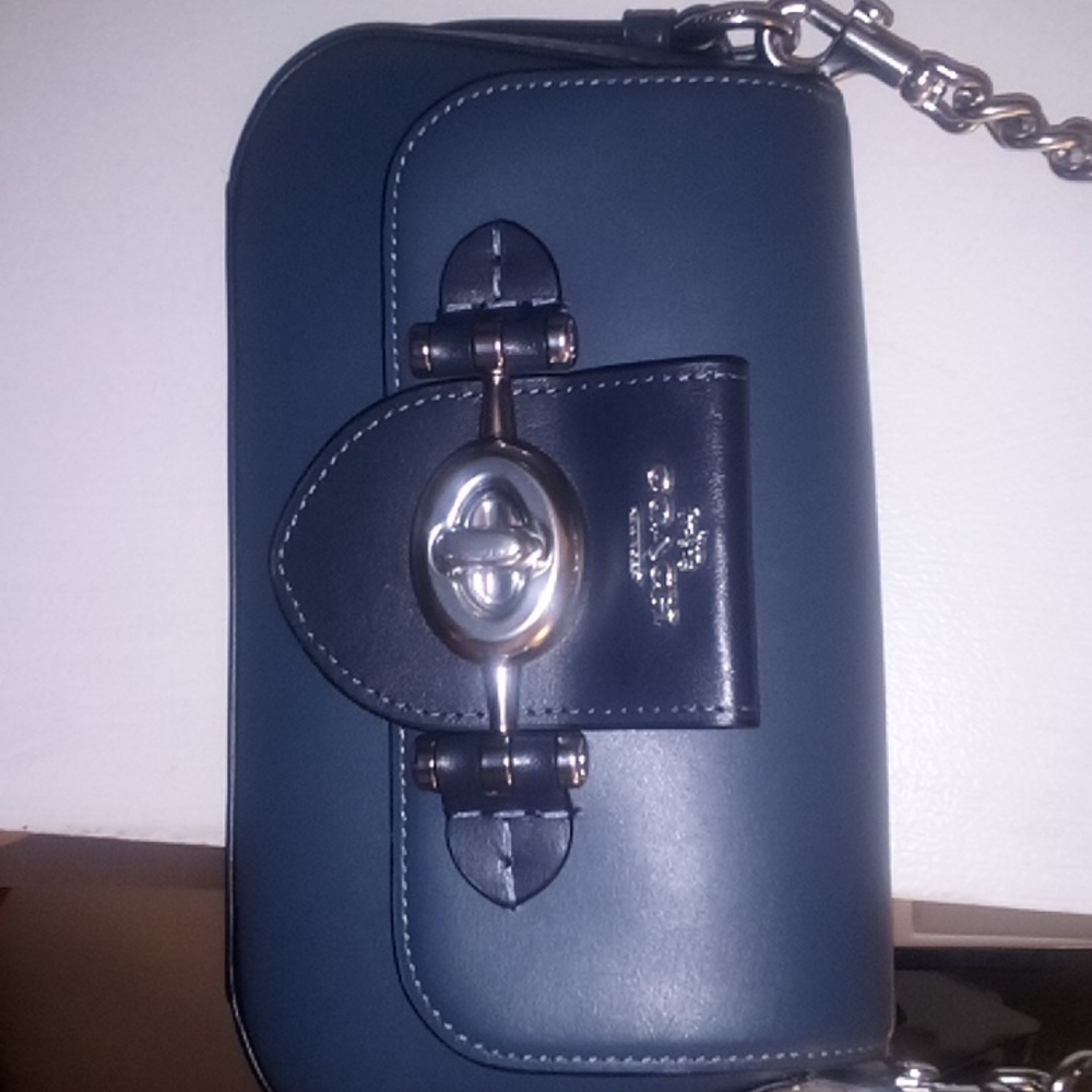 Coach crossbody or shoulder bag